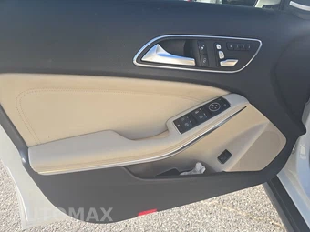 2019 Mercedes-Benz GLA 250 4MATIC - miniatura 9