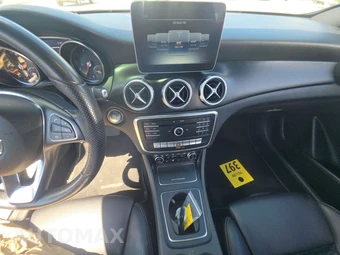2019 Mercedes-Benz GLA 250 - miniatura 11