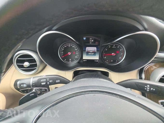 2019 Mercedes-Benz GLC 300 4MATIC – miniatura 9