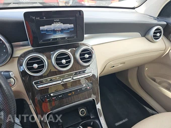2019 Mercedes-Benz GLC 300 4MATIC – miniatura 11