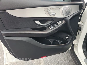 2019 Mercedes-Benz GLC 300 4MATIC – miniatura 9