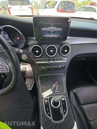 2019 Mercedes-Benz GLC 300 – miniatura 10