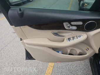 2019 Mercedes-Benz GLC 300 – miniatura 9