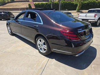 2019 Mercedes-Benz S 560 Sedan - miniatura 2