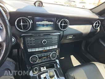 2019 Mercedes-Benz SLC 300 – miniatura 11