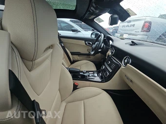 2019 Mercedes-Benz SLC 300 – miniatura 8