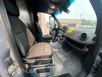 2019 Mercedes-Benz Sprinter 2500 Crew Van High Roof 144.0" WB - miniatura 16