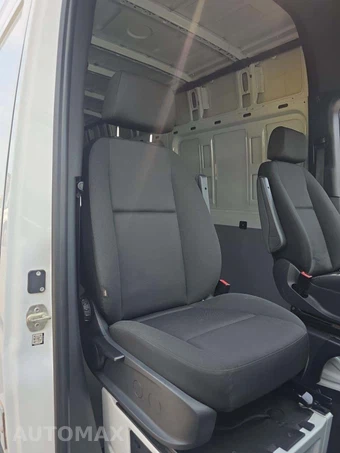 2019 Mercedes-Benz Sprinter 4500 Cargo Van DRW High Roof 170.0" WB - miniatura 16