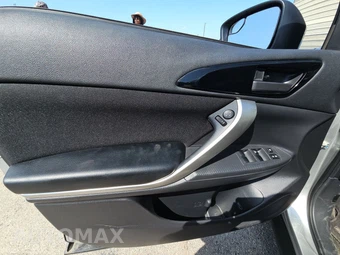 2019 Mitsubishi Eclipse Cross ES – miniatura 9