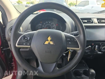 2019 Mitsubishi Mirage ES – miniatura 10