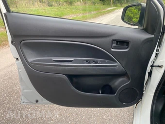 2019 Mitsubishi Mirage ES – miniatura 15