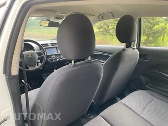 2019 Mitsubishi Mirage ES – miniatura 22