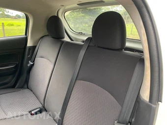 2019 Mitsubishi Mirage ES – miniatura 23