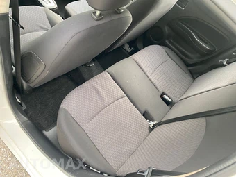 2019 Mitsubishi Mirage ES – miniatura 25