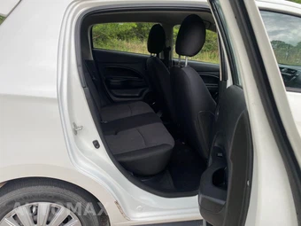 2019 Mitsubishi Mirage ES – miniatura 32