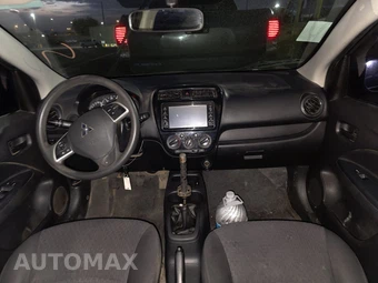 2019 Mitsubishi Mirage ES - miniatura 11