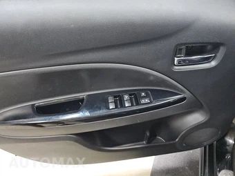 2019 Mitsubishi Mirage LE – miniatura 9