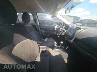 2019 Mitsubishi Mirage SE – miniatura 8