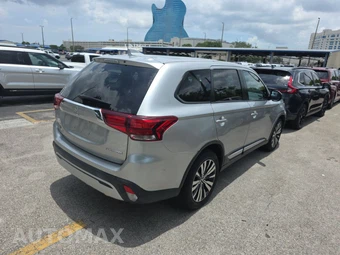 2019 Mitsubishi Outlander ES - miniatura 4