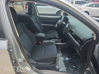 2019 Mitsubishi Outlander ES - miniatura 8