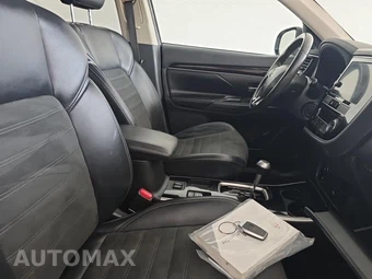 2019 Mitsubishi Outlander SE - miniatura 19