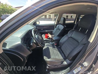 2019 Mitsubishi Outlander SE - miniatura 3