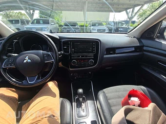 2019 Mitsubishi Outlander SE - miniatura 7