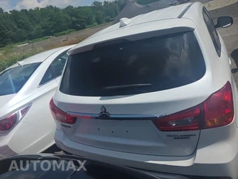 2019 Mitsubishi Outlander Sport ES - miniatura 5