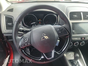 2019 Mitsubishi Outlander Sport LE - miniatura 10