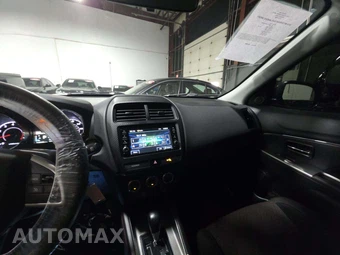 2019 Mitsubishi Outlander Sport LE - miniatura 10