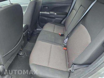 2019 Mitsubishi Outlander Sport SE – miniatura 12