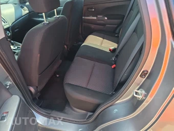 2019 Mitsubishi Outlander Sport SE - miniatura 13