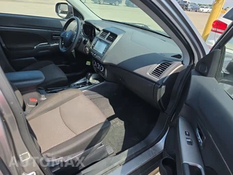 2019 Mitsubishi Outlander Sport SE - miniatura 8