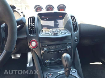 2019 Nissan 370Z Coupe NISMO - miniatura 10