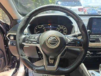 2019 Nissan Altima Platinum - miniatura 10