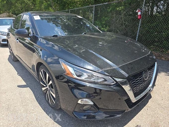 2019 Nissan Altima Platinum - miniatura 3