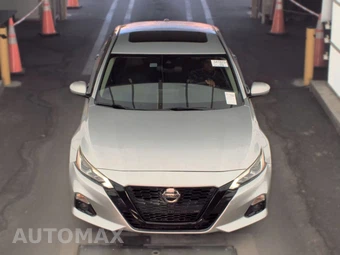 2019 Nissan Altima Platinum – miniatura 2