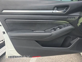 2019 Nissan Altima Platinum – miniatura 9