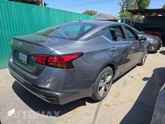 2019 Nissan Altima S – miniatura 3