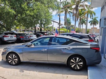 2019 Nissan Altima SL - miniatura 4