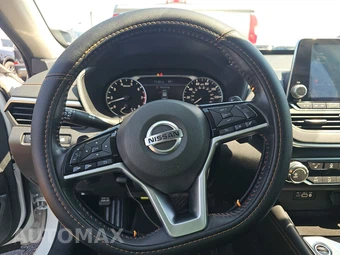 2019 Nissan Altima SR - miniatura 10