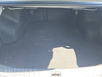 2019 Nissan Altima SR - miniatura 16
