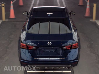 2019 Nissan Altima SR - miniatura 5