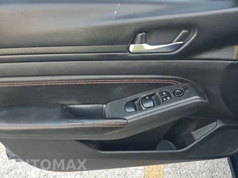 2019 Nissan Altima SR – miniatura 9