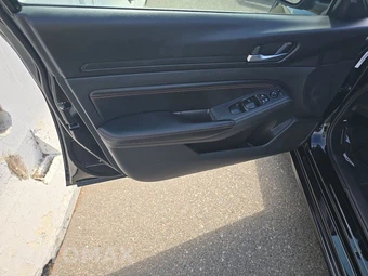2019 Nissan Altima SR – miniatura 9