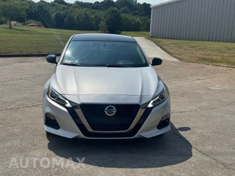2019 Nissan Altima SR - miniatura 10