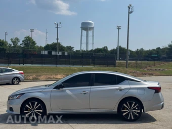 2019 Nissan Altima SR - miniatura 2