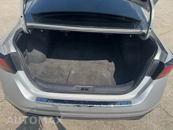 2019 Nissan Altima SR - miniatura 23