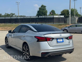2019 Nissan Altima SR - miniatura 3