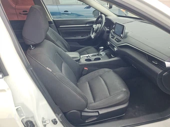 2019 Nissan Altima SV – miniatura 8